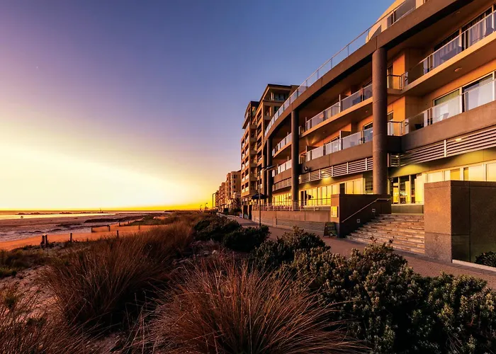 Oaks Glenelg Plaza Pier Suites